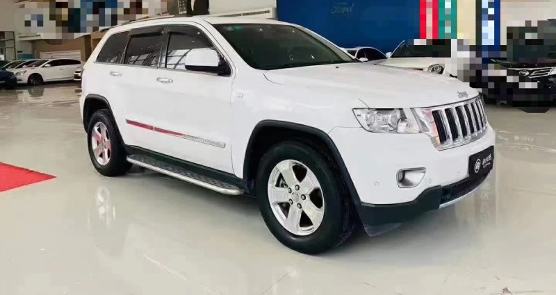 邢台13年Jeep大切诺基7