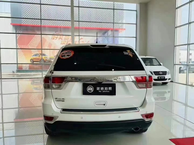 邢台13年Jeep大切诺基1