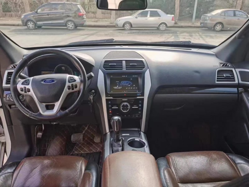 烟台13年福特探险者5