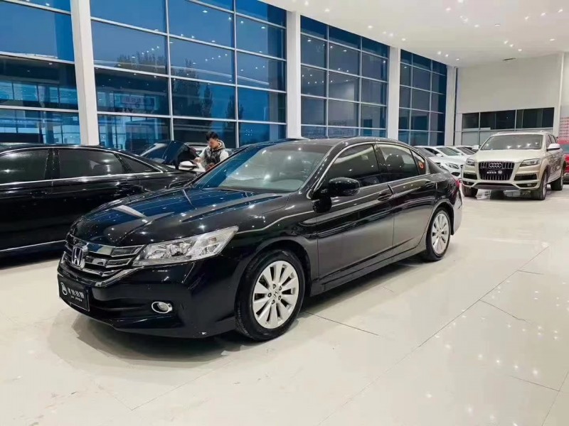 邢台15年本田雅阁7