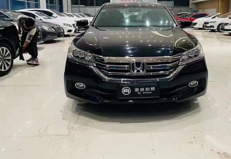 邢台15年本田雅阁8