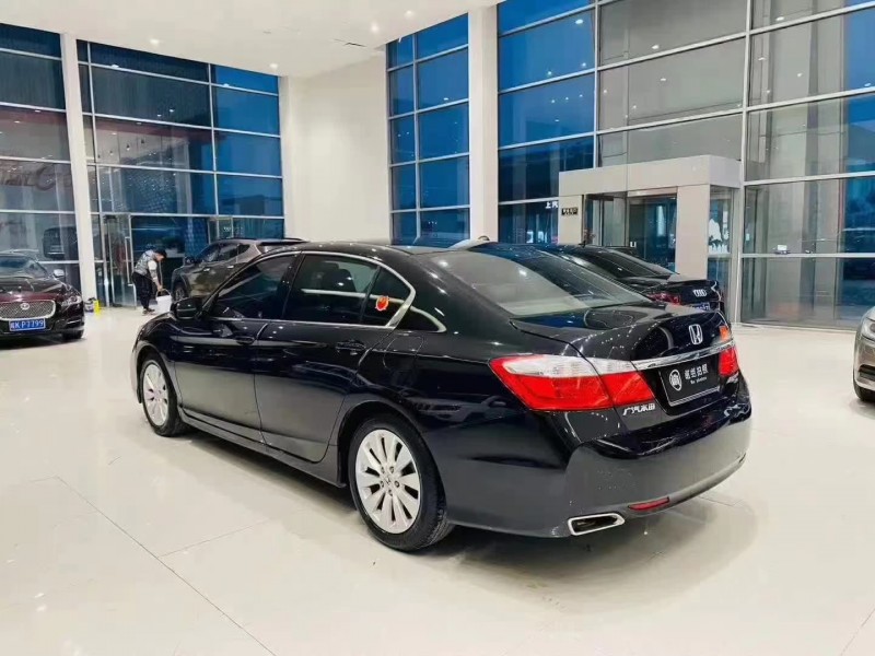 邢台15年本田雅阁2