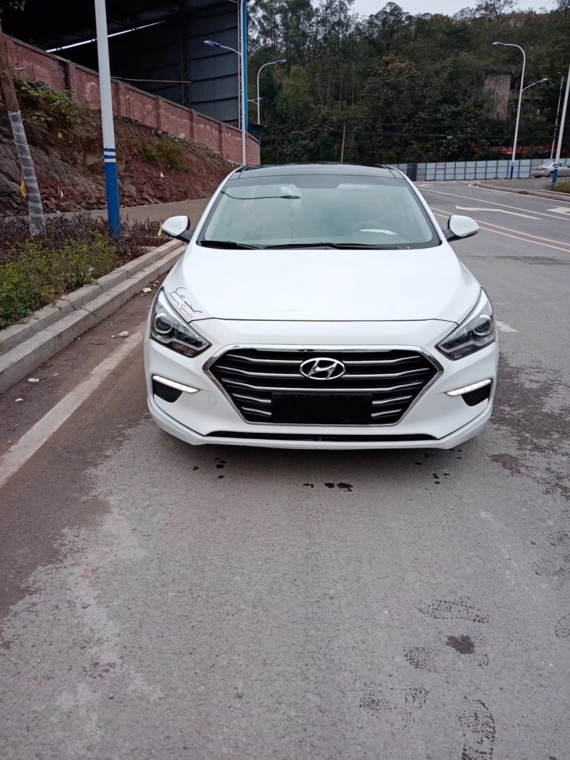 潍坊17年现代名图7