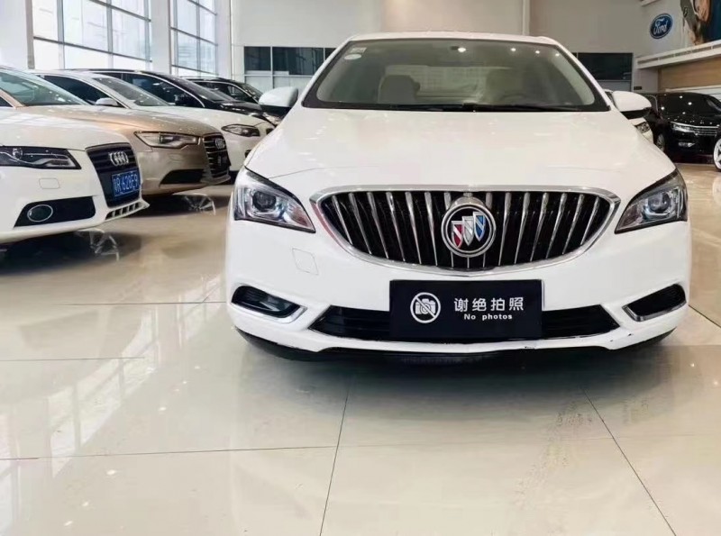 邢台16年别克威朗1