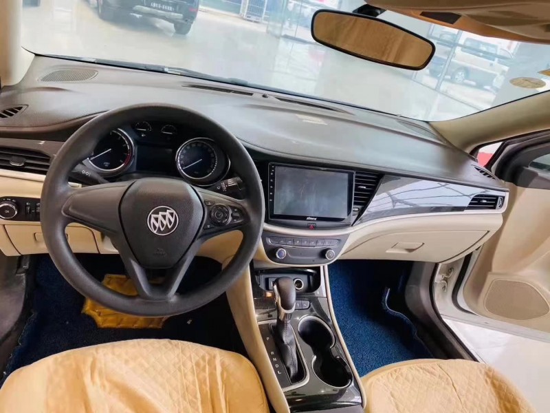 邢台16年别克威朗5