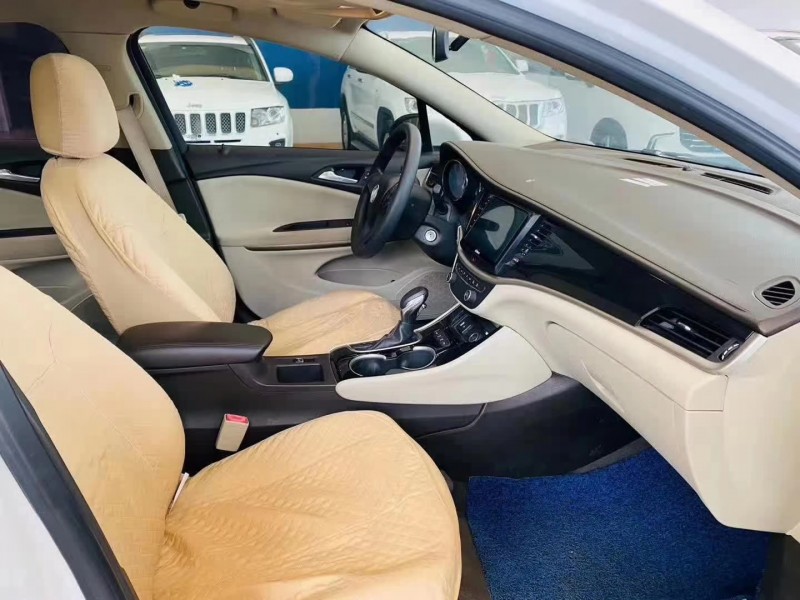 邢台16年别克威朗6