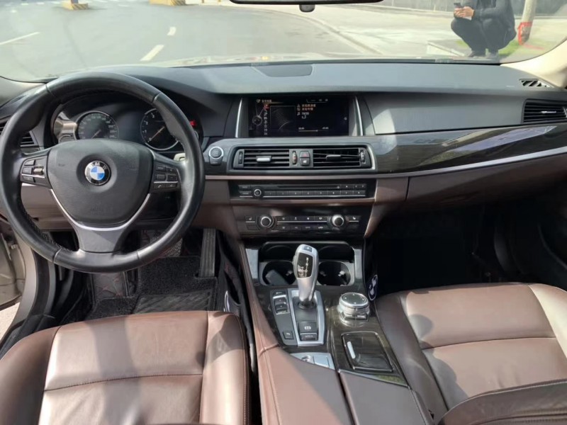 北京17年宝马5系3