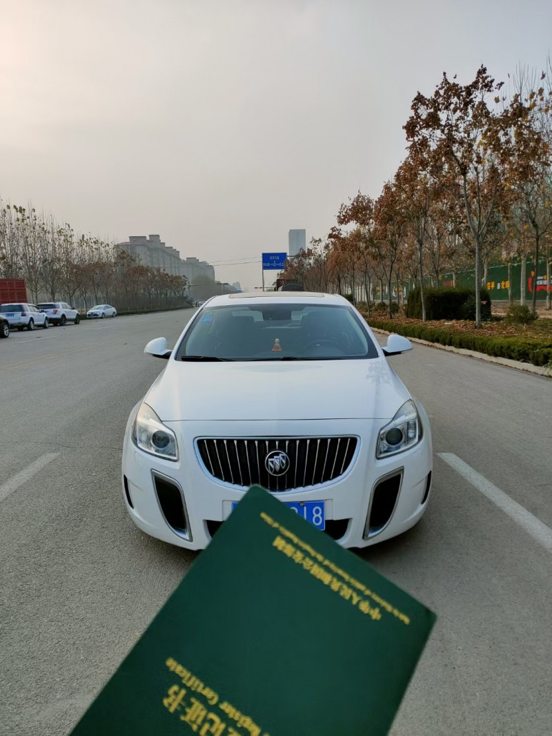 聊城12年别克君威8