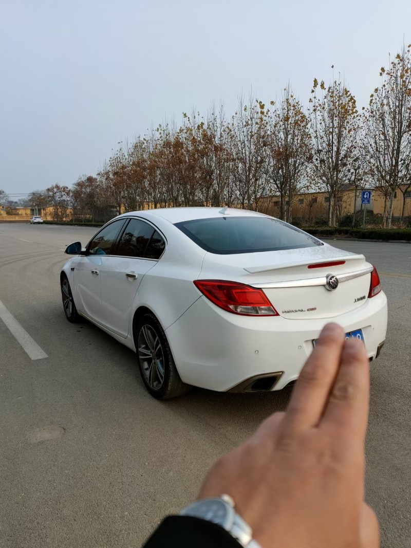 聊城12年别克君威4