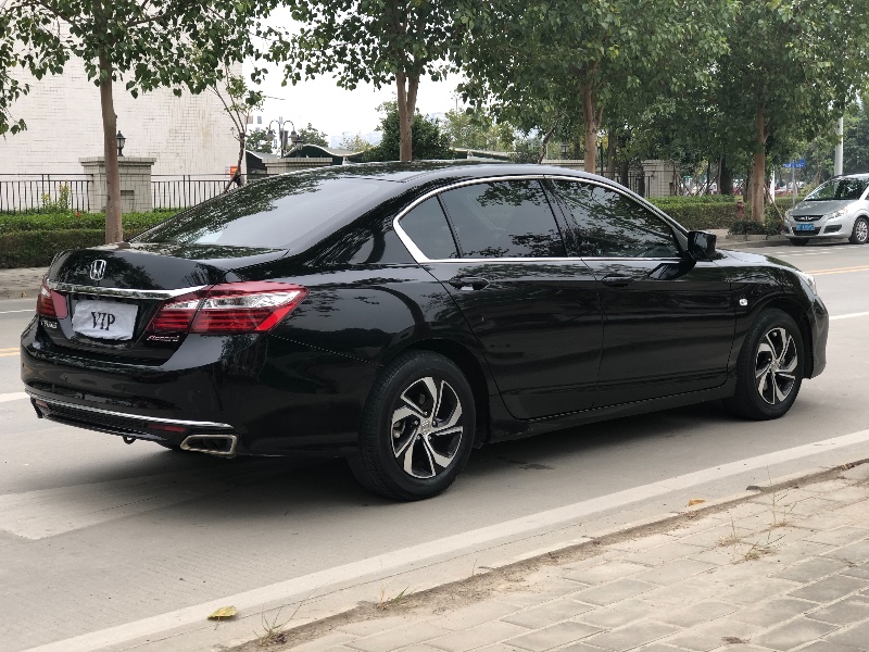 广州17年本田雅阁4