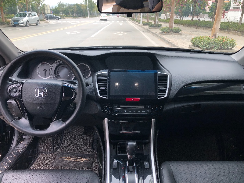 广州17年本田雅阁1