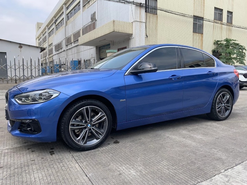 中山18年宝马1系3