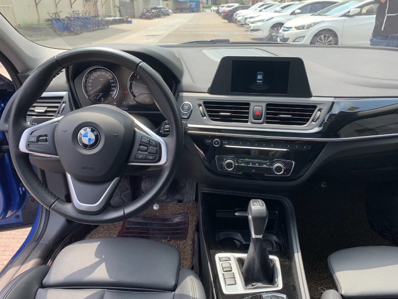 中山18年宝马1系9