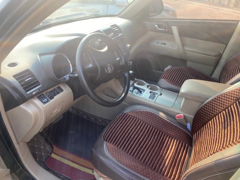 保定15年丰田汉兰达3