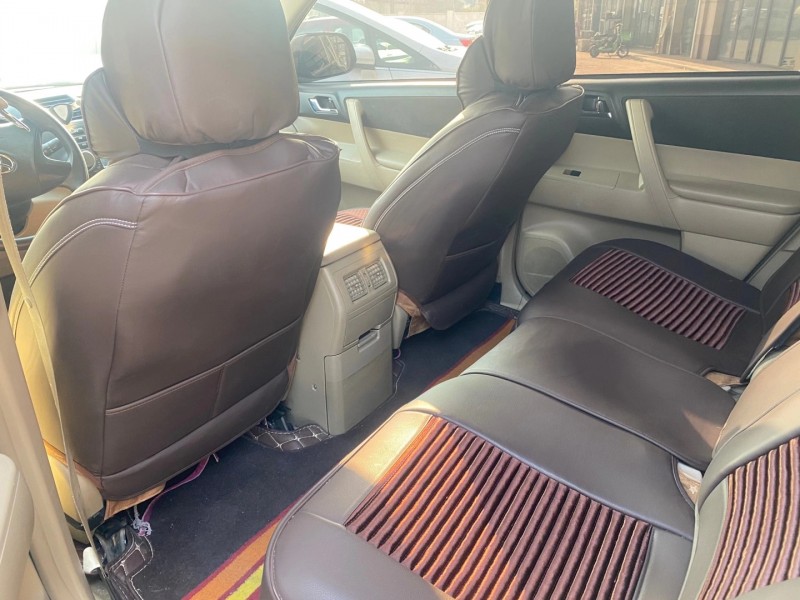 保定15年丰田汉兰达4