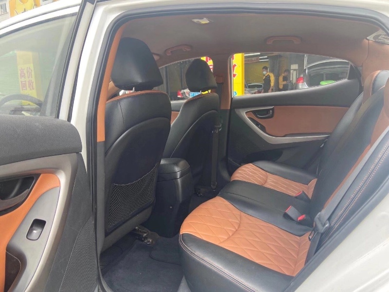 广州13年现代朗动5