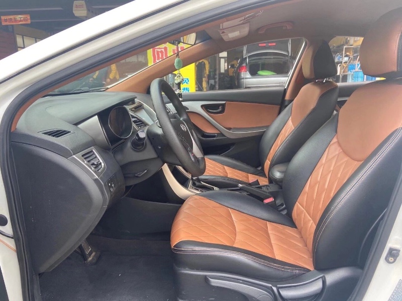 广州13年现代朗动6