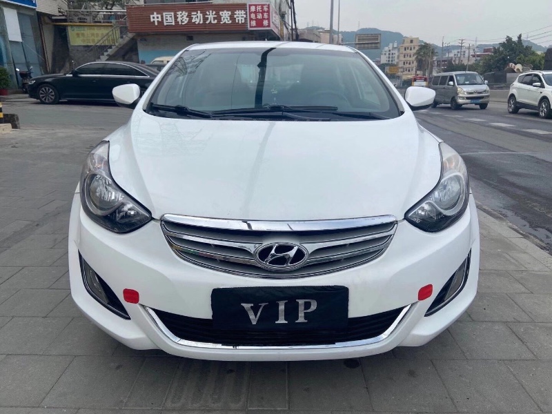 广州13年现代朗动1