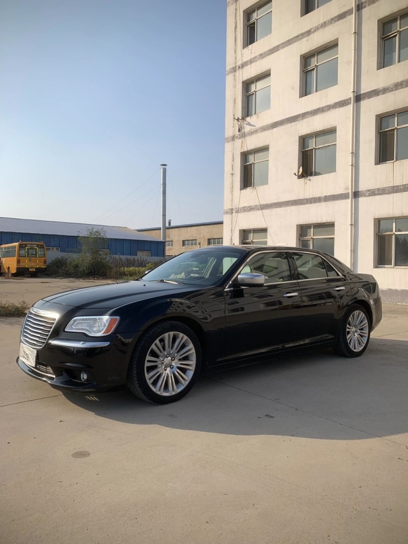 沈陽13年克萊斯勒300C7