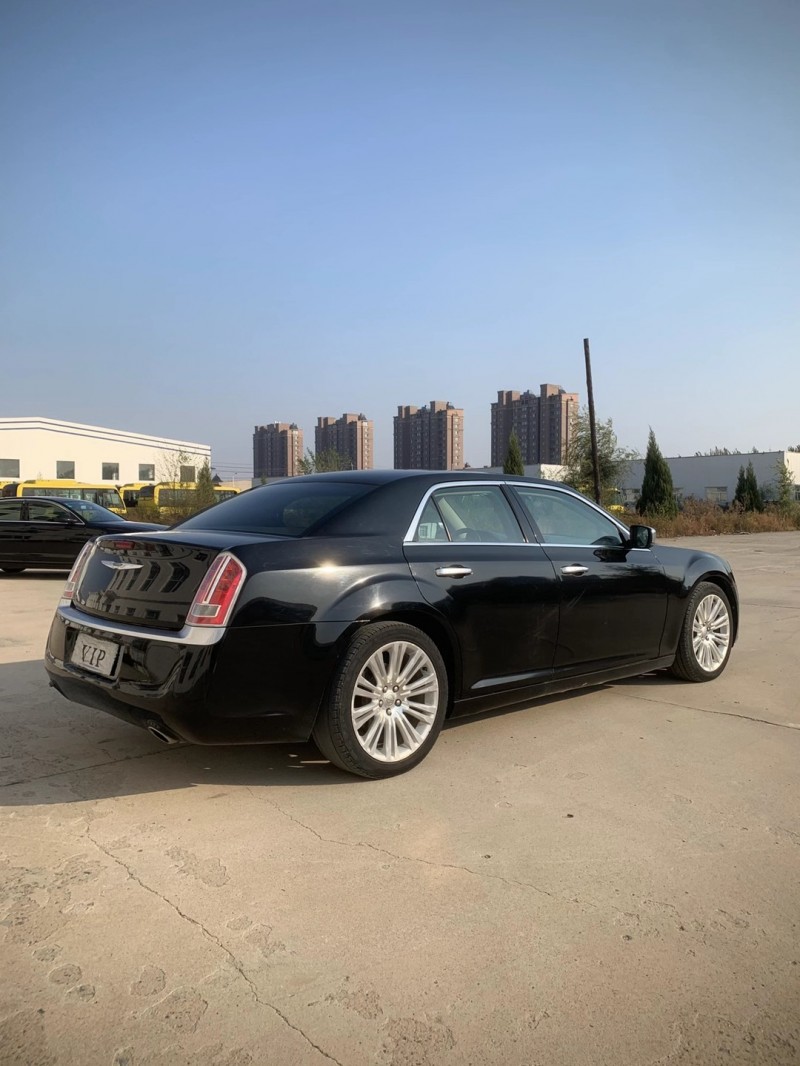 沈陽13年克萊斯勒300C4