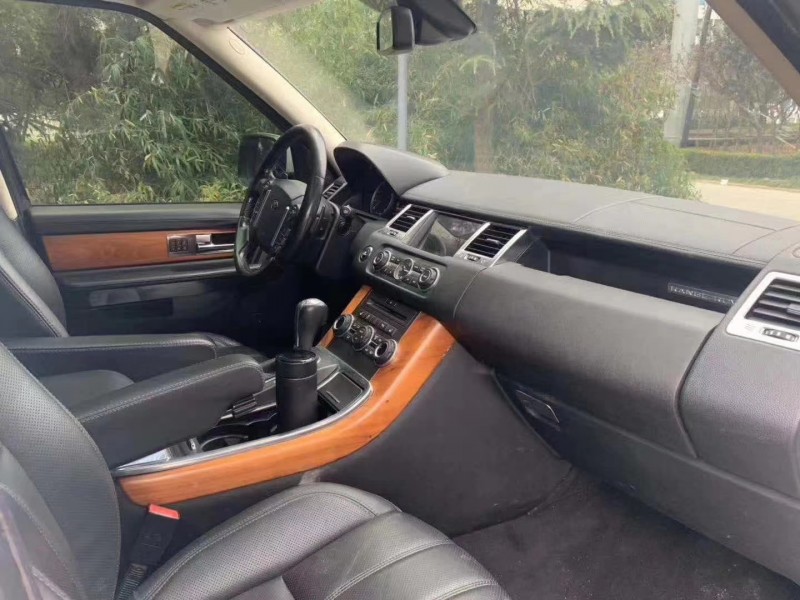 济南11年路虎揽胜运动5