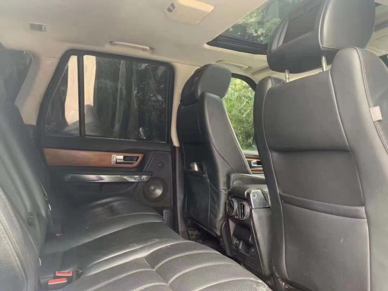 济南11年路虎揽胜运动6