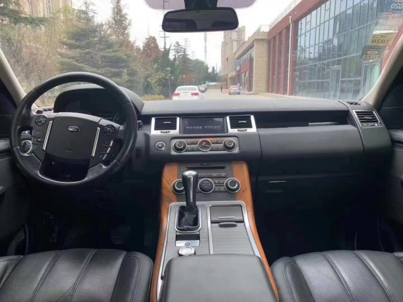 济南11年路虎揽胜运动7