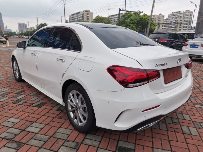 徐州19年奔驰A2