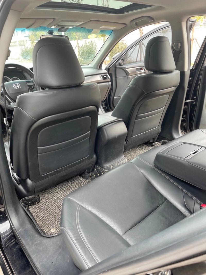 徐州16年本田雅阁1