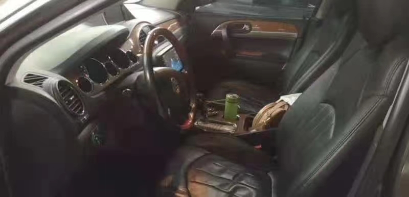 成都12年别克昂科雷5