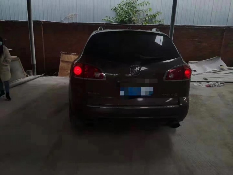 成都12年别克昂科雷6