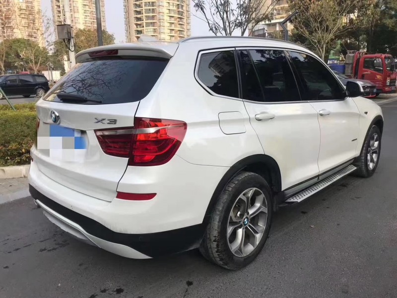 金華17年寶馬X33