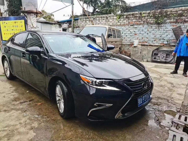 武汉16年雷克萨斯ES8