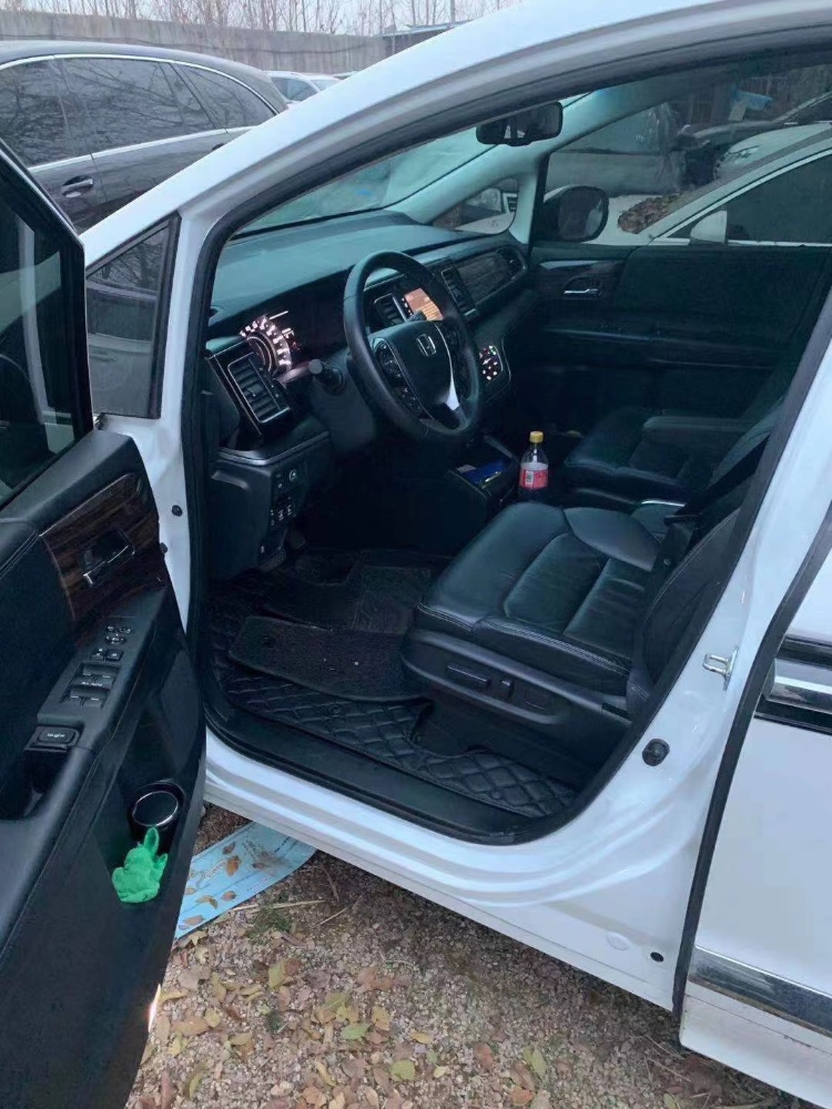 临沂18年本田艾力绅3