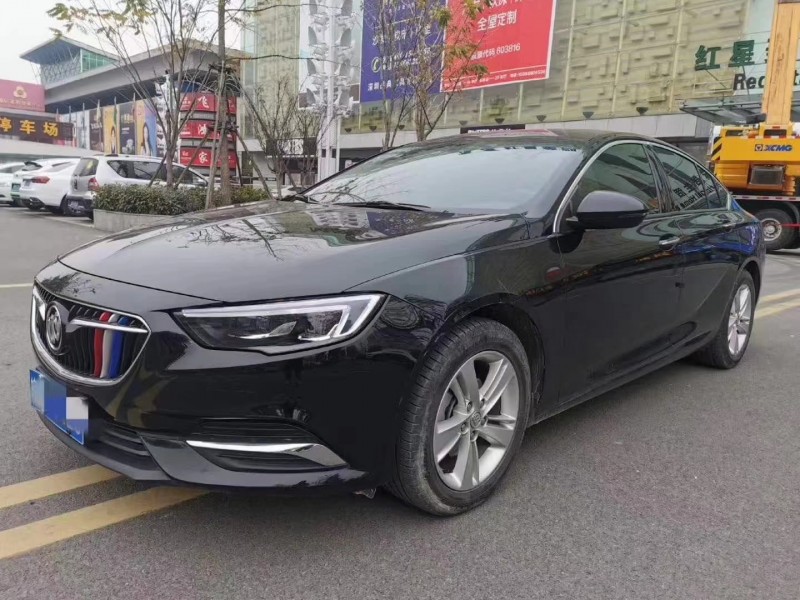 济宁18年别克君威8