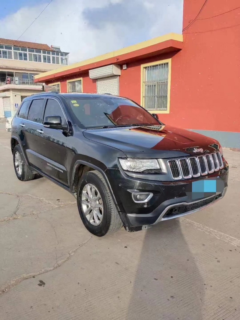 泰安14年Jeep大切諾基3