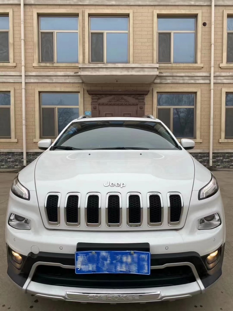 滄州17年Jeep自由光1