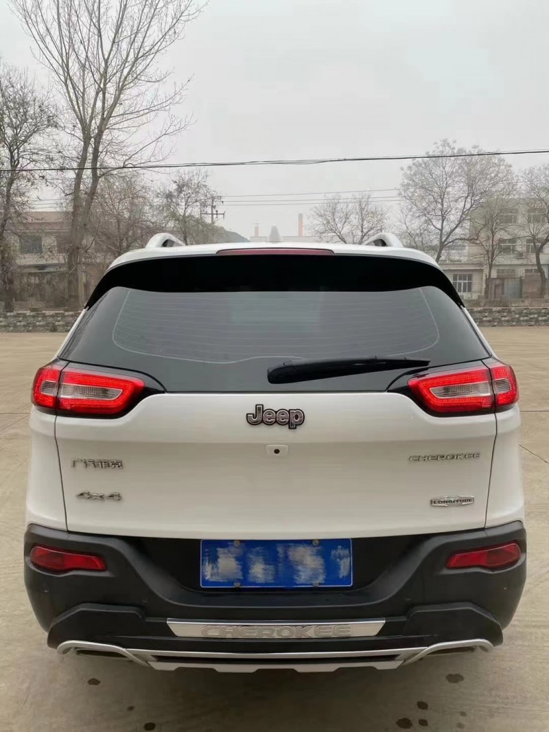 滄州17年Jeep自由光8