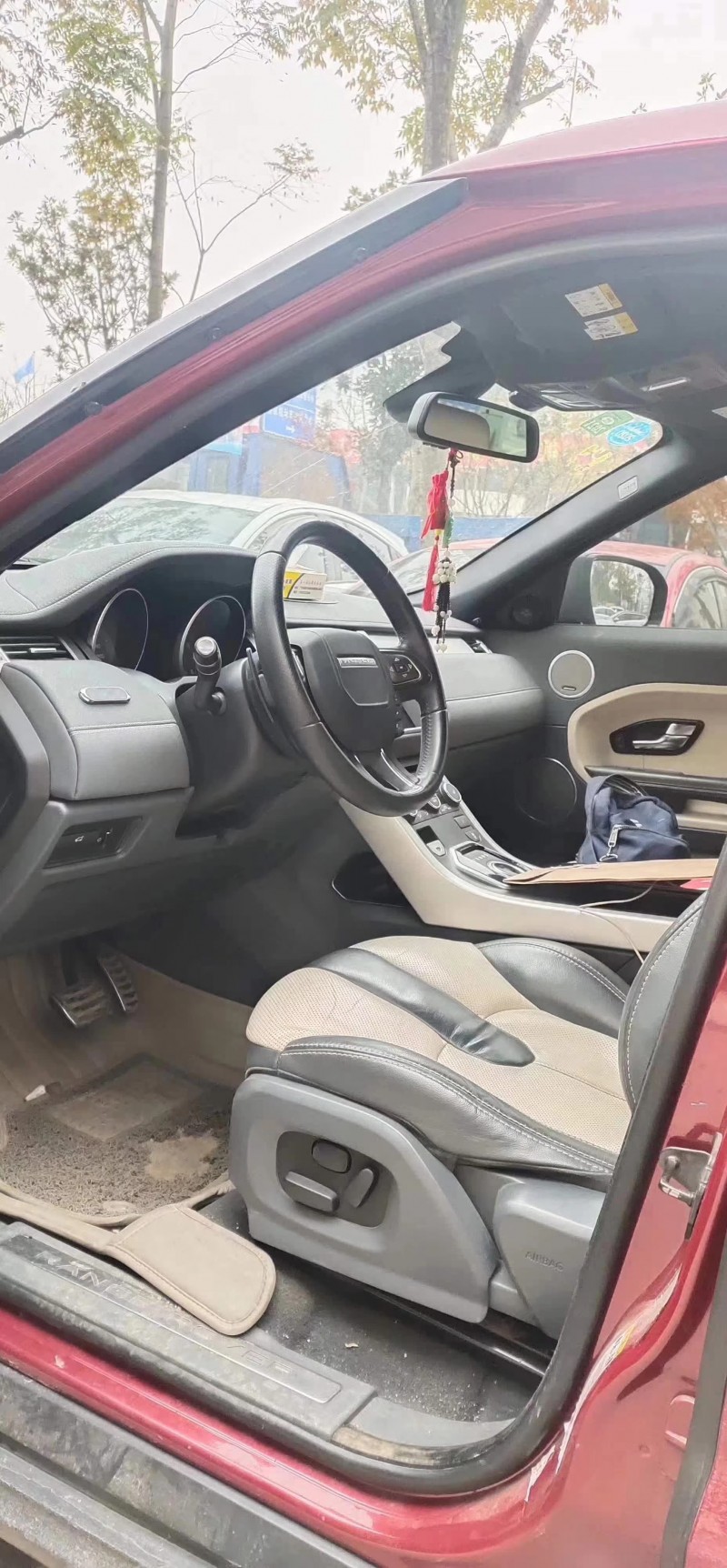 益阳12年路虎极光3