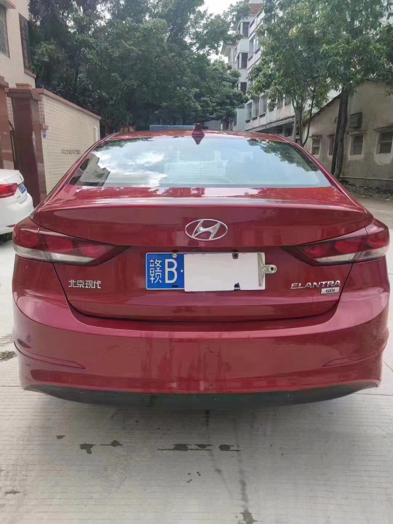 中山17年现代领动8