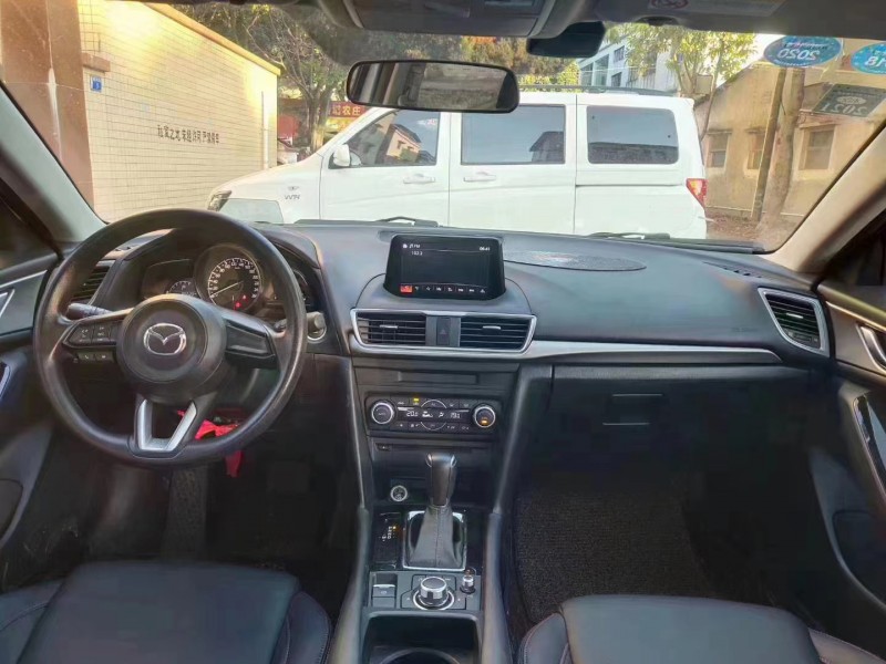 中山17年马自达昂克赛拉1