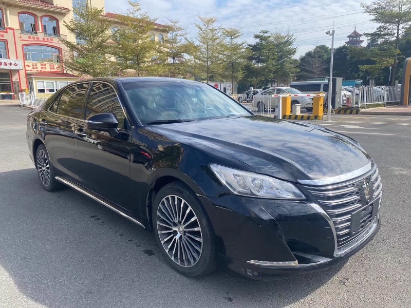 广州18年丰田皇冠2