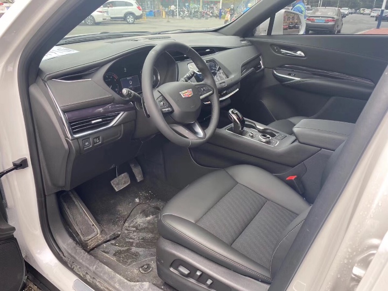 广州20年凯迪拉克XT44