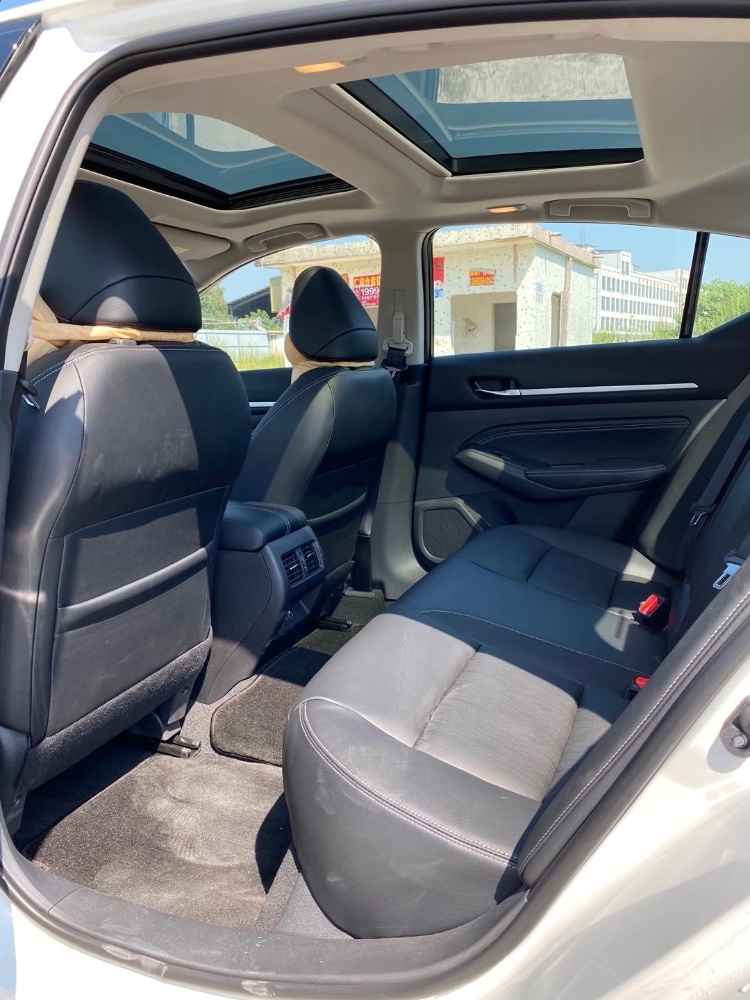 广州20年日产天籁5