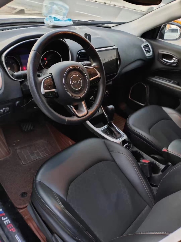 青岛17年Jeep指南者3