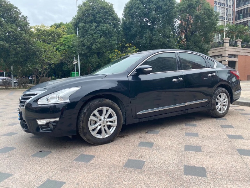 东莞17年日产天籁3