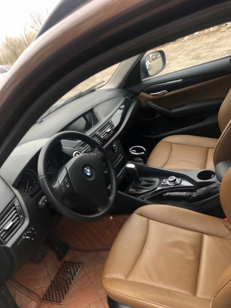 保定12年宝马X16