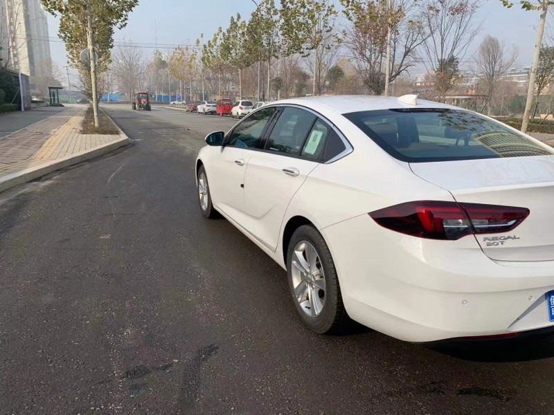 青岛20年别克君威7