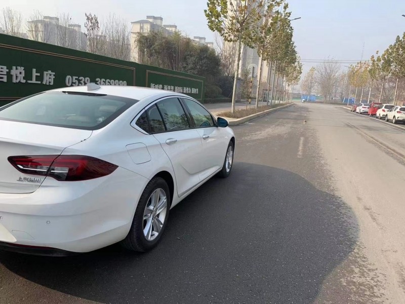 青岛20年别克君威5