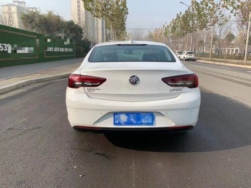 青岛20年别克君威4